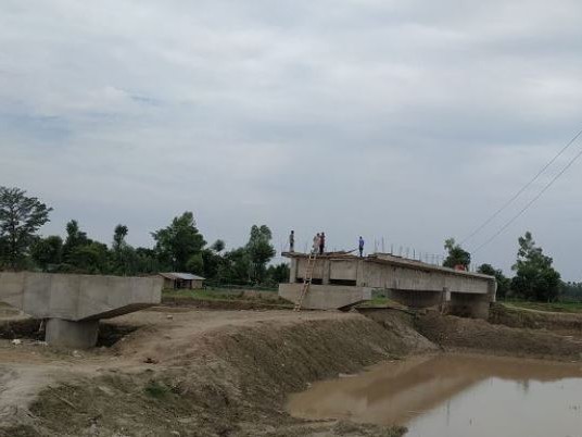 १० वर्षसम्म पनि बनेन कान्द्रा नदीमा पुल